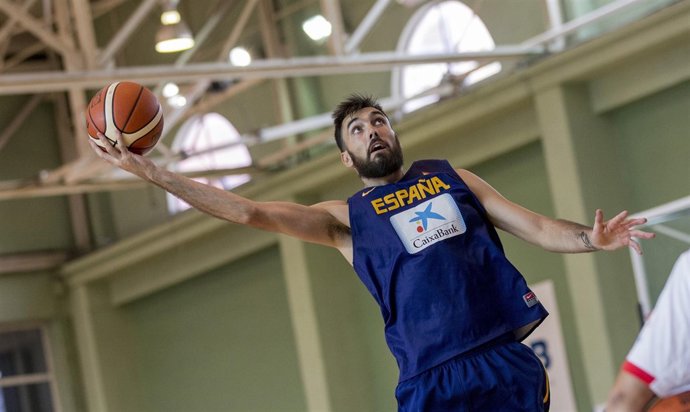 Pierre Oriola entrenando con España