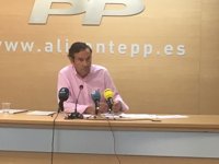 El PP critica que la Ley de Turismo que tramita el Consell "amenaza los ingresos" de los municipios turísticos