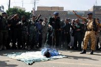 Cientos de personas asisten en Yemen a la ejecución de un hombre acusado de violar y asesinar a una niña