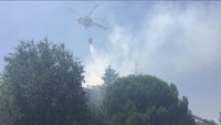 Los Bomberos extinguen el incendio de pastos de Las Rozas, que se salda con 6 viviendas afectadas y 6 hectáreas quemadas