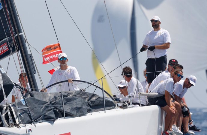 Felipe VI lidera la Copa de vela por primera vez en la historia