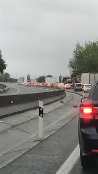 Retenciones durante más de 13 kilómetros en la A-8 a la altura de Ontón 