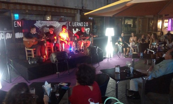  Uno De Los Conciertos De La Primera Edición                               