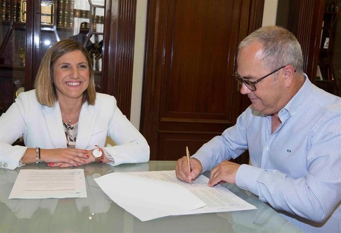Firma del convenio de pesca de Conil