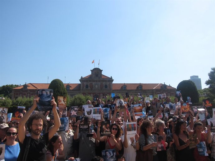 El sector audiovisual català legeix un manifiest contra la sentència del canon