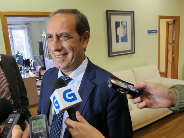 El conselleiro de Facenda, Valeriano Martínez