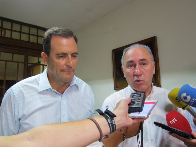 Antonio Gato (izda) y Juan Carlos Sánchez Valencia.                      