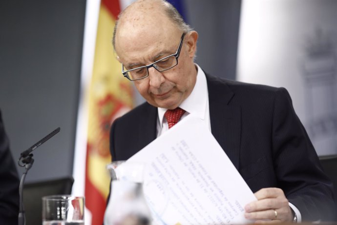 Cristóbal Montoro tras el Consejo de Ministros