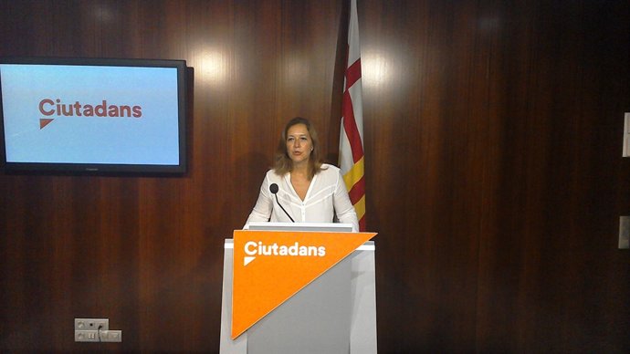 Carina Mejías (Cs) en roda de premsa
