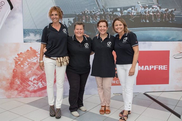 Mónica García, Natalia Enseñat, Aina Calvo, y Belén Camps