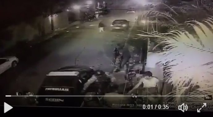 Agents del SEBIN s'emporten Leopoldo López de casa seva