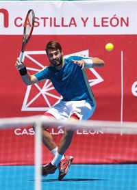 Cinco cabezas de serie se despiden de El Espinar en la primera ronda del cuadro principal