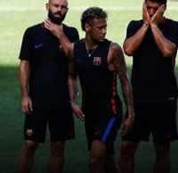Neymar comunica a su equipo que se va al Paris Saint-Germain