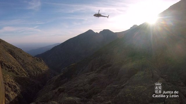 Helicóptero de rescate en Gredos