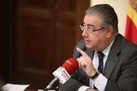 Zoido rechaza cambios en la política penitenciaria y recuerda que ETA aún no se ha disuelto