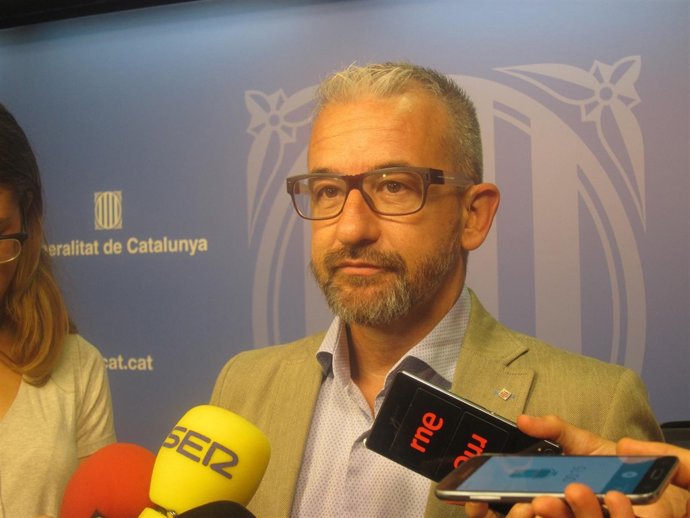Josep Ginesta davant els mitjans de comunicació