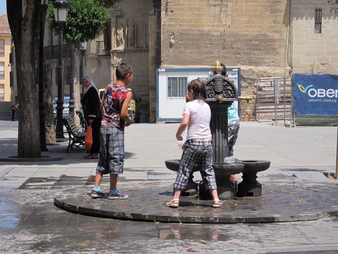 Niños Con Calor