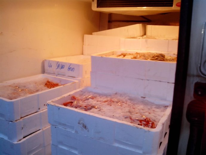 Decomiso tres toneladas de pescado y marisco ilegal y embarcaciones málaga