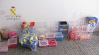 Detenidos seis jóvenes por asaltar un kiosco en Almuñécar (Granada) y llevarse las chucherías en un contenedor