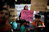 Un centenar de refugiados sirios piden "¡No más espera!" en las reunificaciones familiares a Alemania