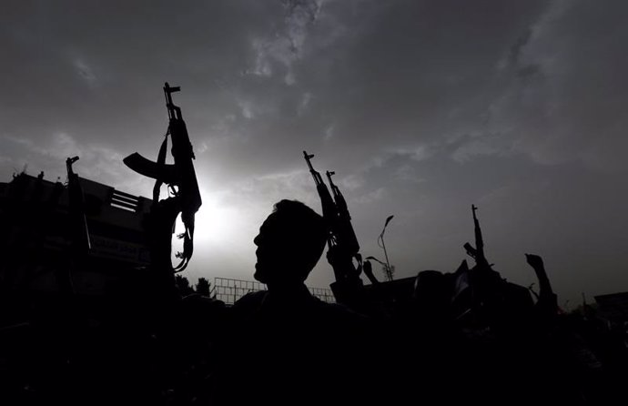 Al menos cinco militares muertos en un atentado suicida en el sur de Yemen .