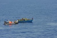 La fragata española 'Victoria' rescata a 38 migrantes frente a las costas de Libia