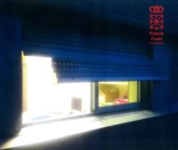 La Policía Foral detiene a dos jóvenes por robar en un colegio de Mendillorri