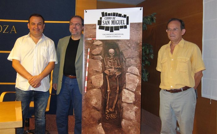 Mayayo, Fuster y Lorenzo han presentado el hallazgo de esta necrópolis