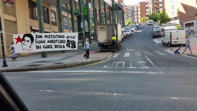 Carteles por el preso de ETA Kepa del Hoyo en Galdakao