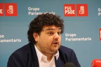O PSdeG tacha de "covarde" a reforma da Lei de Saúde, que "reducirá" a participación