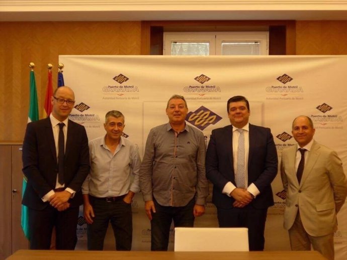 Firma del convenio entre BMN/CajaGranada y el Puerto
