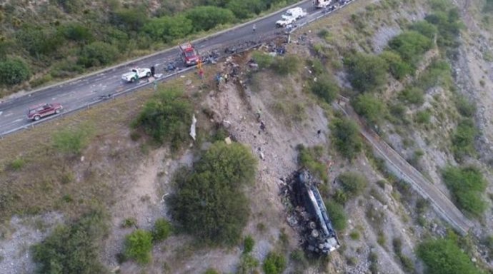 Autobús accidente barranco