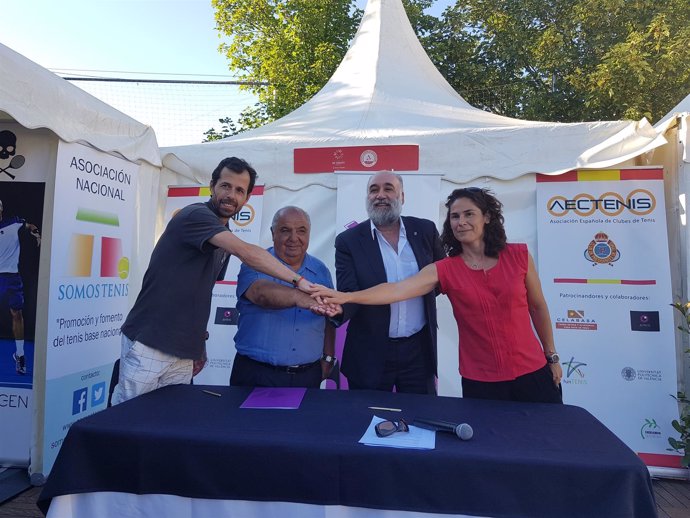 Pato Clavet, Pedro Muñoz, Francisco Santolaya y Virginia Ruano en El Espinar