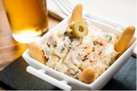 La ensaladilla y la cerveza, sabores del verano para los cántabros