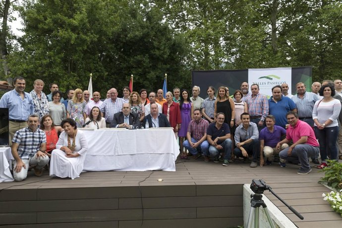 Acto entrega distintivos