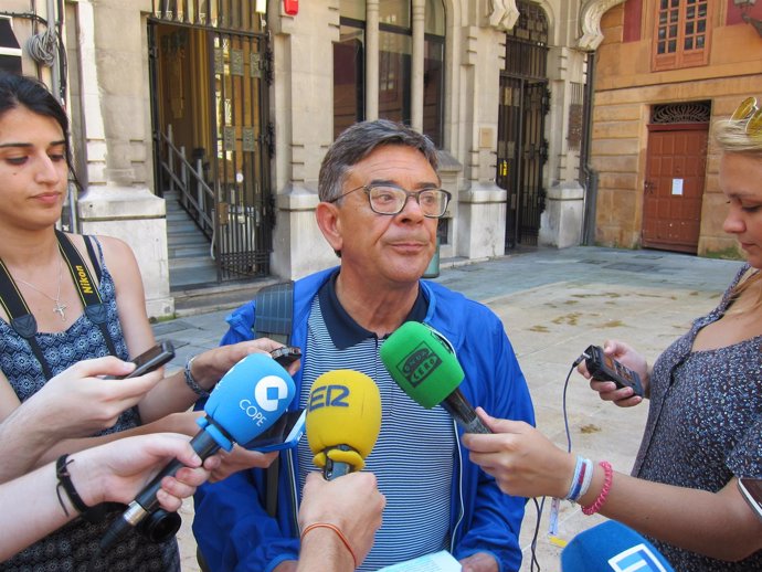 El concejal de Cultura y Festejos del Ayuntamiento de Oviedo, Roberto Sánchez Ra