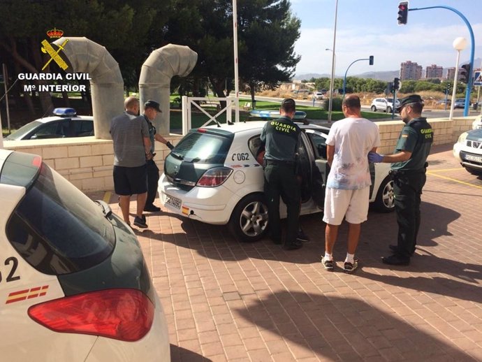 Detenidos en El Campello los autores de un robo con violencia 