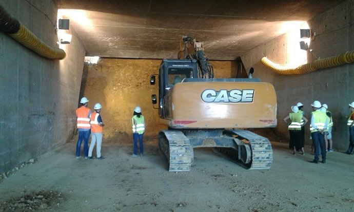 Operaris en els treballs de desdoblament de la C-260