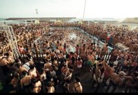 Turisme trasladará a los festivales la necesidad de garantizar el acceso al agua potable