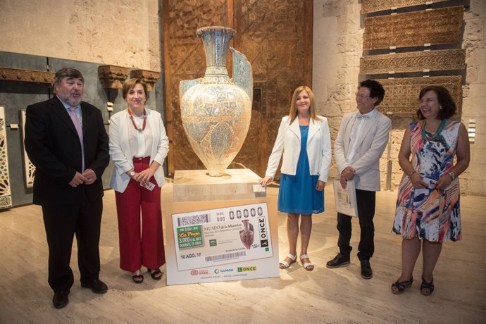 Presentación del cupón de la ONCE dedicado al Museo de la Alhambra