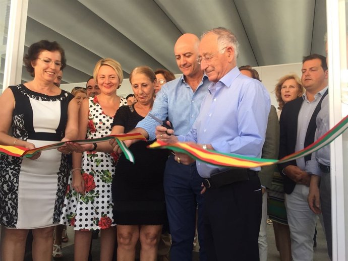 Gabriel Amat inaugura el nuevo mercado de abastos de Roquetas