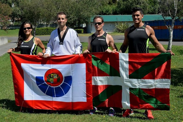 Policías y bomberos