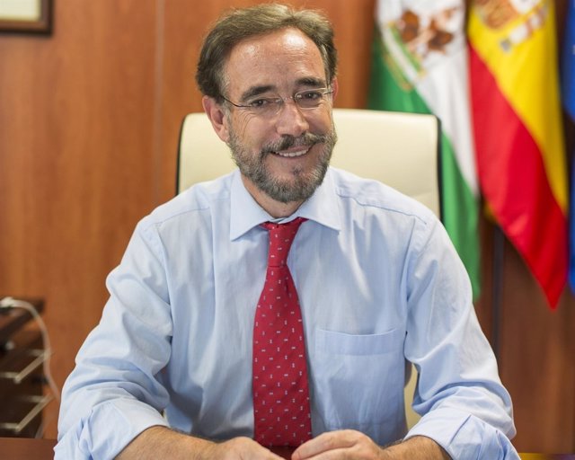El consejero de Fomento y Vivienda, Felipe López
