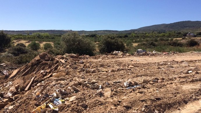 Escombrera detectada en Ocón (La Rioja)