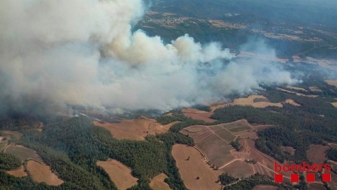 Vista aèria de l'incendi d'Artés (Barcelona)
