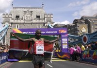 El keniano Kirui se cuelga el oro en maratón