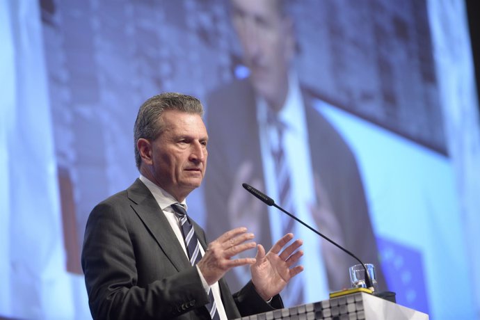 El comisario europeo de Economía, Gunther Oettinger