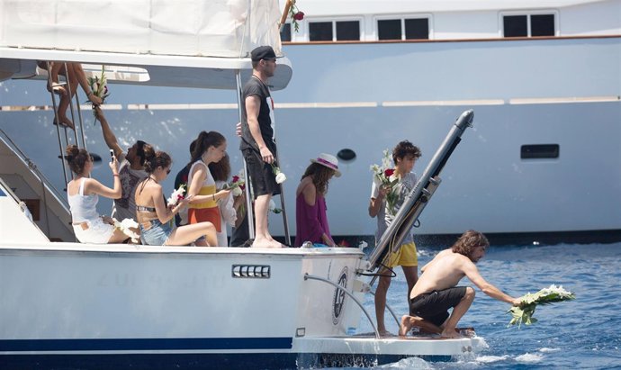 Familia nieto en alta mar