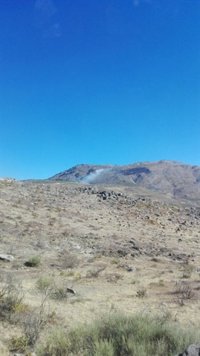 Efectivos del Infoex continúan trabajando en la extinción del incendio cerca de Acebo, que sigue estabilizado