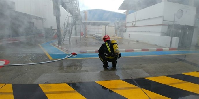 Bomberos del CEIS en una empresa química de Molina de Segura